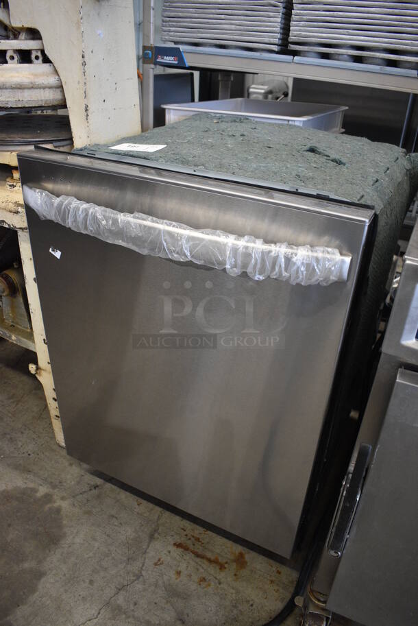 BRAND NEW SCRATCH AND DENT! Midea Stainless Steel Undercounter Dishwasher. 24x26x34 - Image 2 of 8