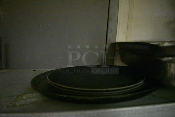 ALL ONE MONEY! Tier Lot of Chafing Dish Frames and Lids. (kitchen) - Image 4 of 4