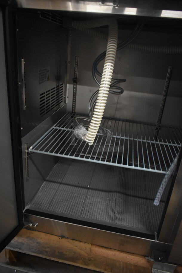 BRAND NEW SCRATCH AND DENT! Avantco 178UDD3HCS Stainless Steel Commercial Direct Draw Kegerator / Beer Dispenser with (2) 2 Tap Towers - (3) 1/2 Keg Capacity. 115 Volts, 1 Phase. Tested and Working! - Image 10 of 12
