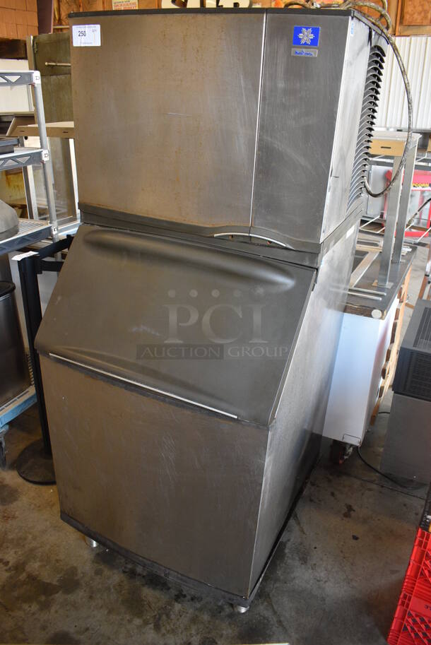 2011 Manitowoc Model SY0504A Stainless Steel Commercial Ice Machine Head on Manitowoc Model B570 Commercial Ice Bin. 115 Volts, 1 Phase. 30x33.5x72 - Image 3 of 6