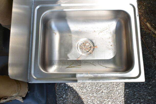 BRAND NEW SCRATCH AND DENT! Regency 600HS17SPLFT 17" x 15" Wall Mounted Hand Sink with Gooseneck Faucet and Left Side Splash - Image 7 of 8