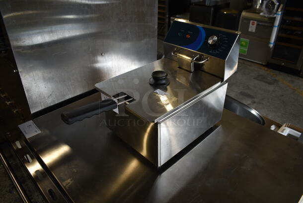 BRAND NEW SCRATCH AND DENT! 2023 Hoocoo FRY-10L Stainless Steel Commercial Countertop Electric Powered Fryer w/ Lid and Fry Basket. 120 Volts, 1 Phase. - Image 2 of 6