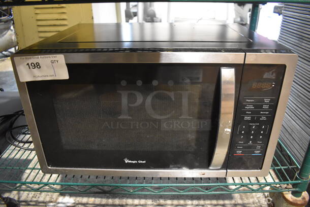Magic Chef Metal Countertop Microwave Oven w/ Plate. 21.5x17x12