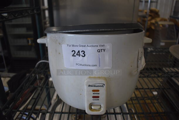 Brentwood TS-480S Metal Countertop Rice Cooker. 120 Volts, 1 Phase. 13x10x9 - Image 1 of 5