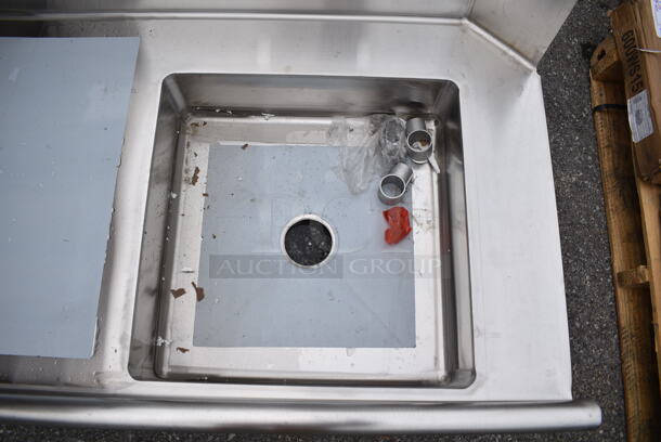 BRAND NEW SCRATCH AND DENT! Regency 600DDT48L 16 Gauge 4' Soiled / Dirty Dish Table - Left Drainboard. No Legs.  - Image 4 of 6