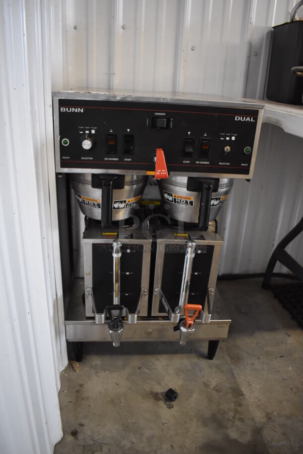Bunn DUAL D Stainless Steel Commercial Countertop Coffee Machine w/ Hot Water Dispenser, 2 Metal Brew Baskets and Metal Satellite Servers. 120/240 Volts, 1 Phase. 18x24x29.5 - Image 3 of 5