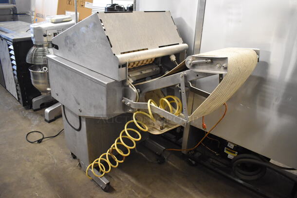 Townsend 9000 Stainless Steel Commercial Floor Style Automatic Membrane Skinner on Commercial Casters. 125-250 Volts, 1 Phase. 80x29x54 - Image 2 of 7
