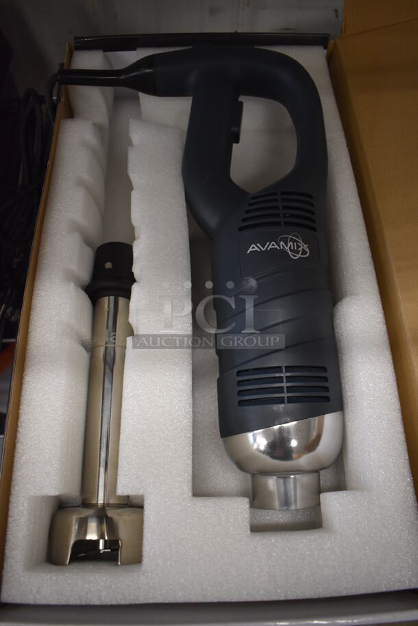 BRAND NEW SCRATCH AND DENT! AvaMix 928IBMD10 Stainless Steel Commercial 10" Shaft Immersion Blender. 120 Volts, 1 Phase. Tested and Working!
 - Image 5 of 9