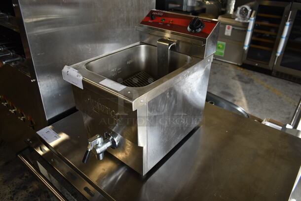 Avantco 177F200 Stainless Steel Commercial Countertop Electric Powered Deep Fat Fryer. 208-240 Volts, 1 Phase. - Image 2 of 7