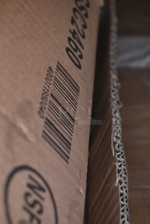 BRAND NEW SCRATCH AND DENT! Regency 460EGSC2460 NSF Green Wire Security Cage - 24" x 60" x 61" - Image 3 of 3