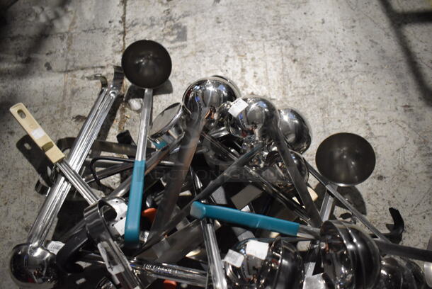 ALL ONE MONEY! Crate of Various BRAND NEW Items Including Ladles - Image 4 of 5
