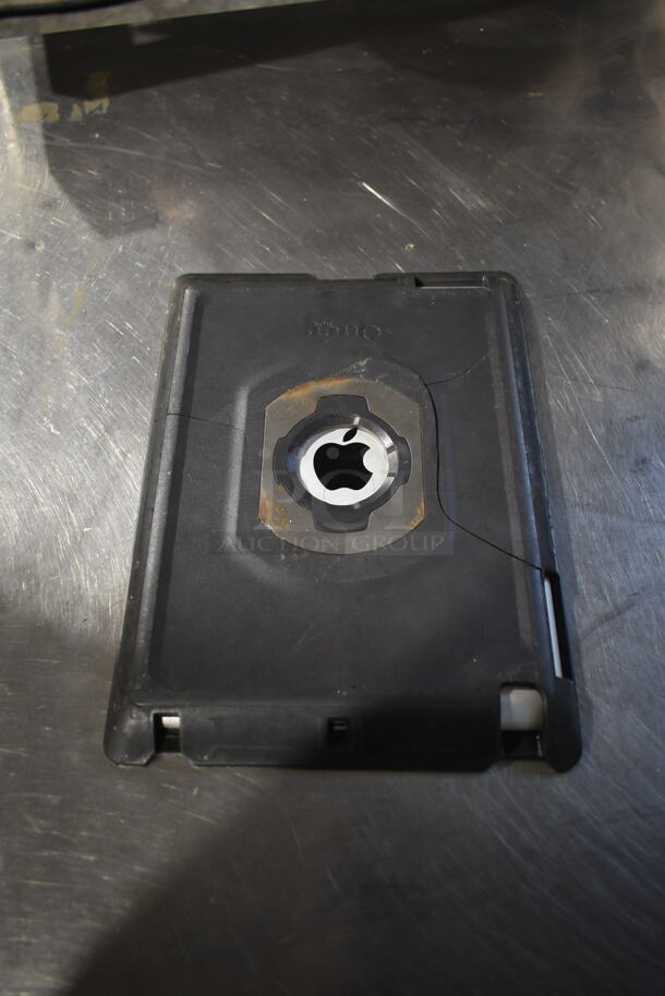 Apple A1458 iPad. See Pictures for Damage To Screen. - Image 2 of 4