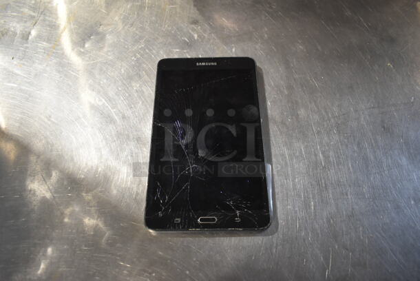 Samsung SM-T280 Tablet. See Pictures for Damage To Screen. - Image 1 of 3