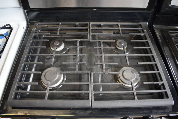 Whirlpool Model WFG320M0BS3 Natural Gas Powered 4 Burner Range w/ Oven. 30x26x46.5 - Image 3 of 9
