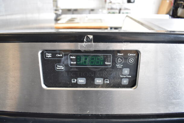 Whirlpool Model WFG320M0BS3 Natural Gas Powered 4 Burner Range w/ Oven. 30x26x46.5 - Image 4 of 9