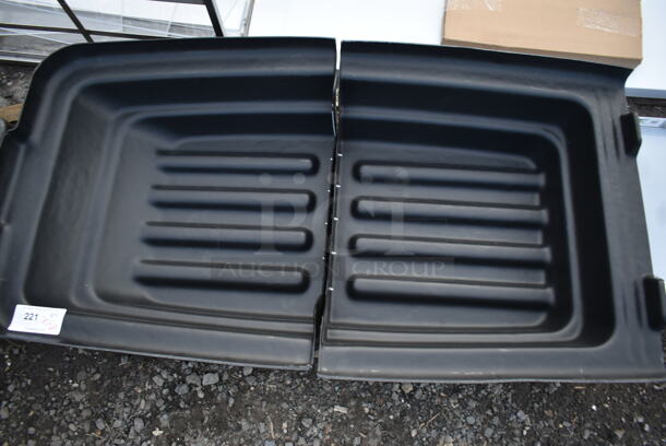 BRAND NEW SCRATCH AND DENT! Rubbermaid FG9T2200BLA Hinged Dome Lid for FG9T1300BLA and FG9T1400BLA Tilt Trucks - Image 3 of 3