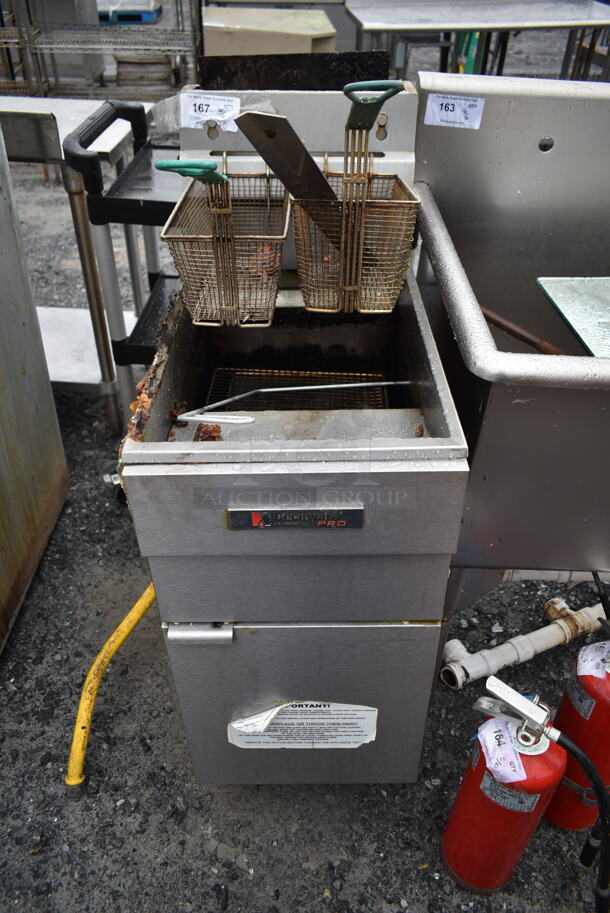 Cecilware Pro Stainless Steel Commercial Floor Style Deep Fat Fryer w/ 2 Metal Fry Baskets. 