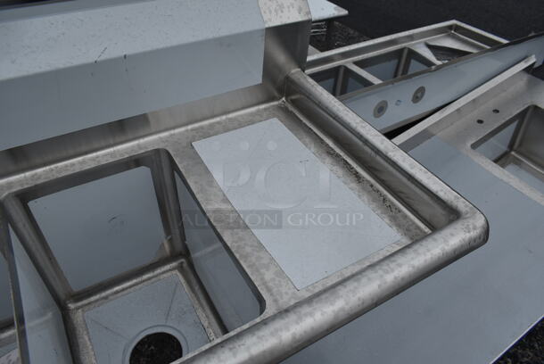BRAND NEW SCRATCH AND DENT! Steelton 522CS31014LR Stainless Steel Commercial 2 Bay Sink w/ Dual Drain Boards. - Image 5 of 6