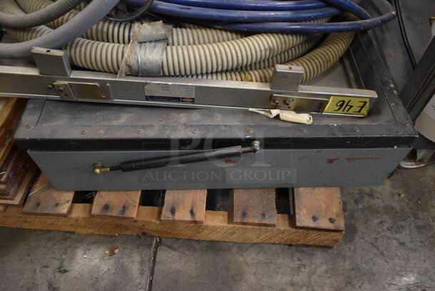 ALL ONE MONEY! PALLET LOT of Various Items Including Screen Printing Machine, Hoses, Wires and Metal Pieces - Image 4 of 5