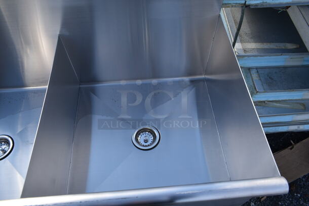 BRAND NEW SCRATCH AND DENT! Stainless Steel Commercial 2 Bay Sink. - Image 4 of 5