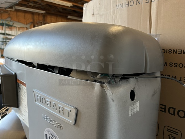 BRAND NEW SCRATCH AND DENT! Hobart Legacy HL600 Metal Commercial Floor Style 60 Quart Planetary Dough Mixer w/ Stainless Steel Mixing Bowl, Bowl Guard, Whisk, Dough Hook and Paddle Attachments. 200-240 Volts, 1/3 Phase. 28x40x64 - Image 12 of 12