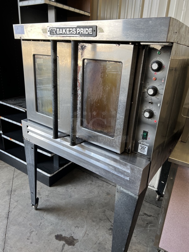 Baker's Pride Model BCO11G Stainless Steel Commercial Natural Gas Powered Full Size Convection Oven w/ View Through Doors, Metal Oven Racks and Thermostatic Controls on Metal Legs. 60,000 BTU. 39x42x60 - Image 2 of 6