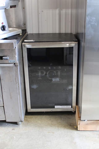 Metal Commercial Wine Chiller Merchandiser. Tested and Working!