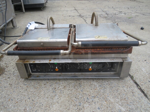 One Double Panini Press. 220 Volt. 22.5X15X8 - Image 1 of 2