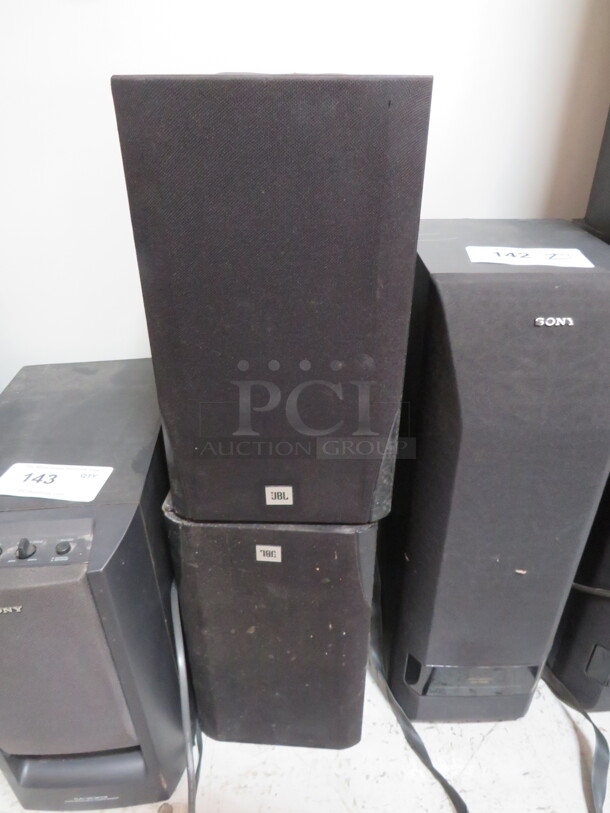 JBL Speaker. #J401-019549. 2XBID - Image 1 of 1