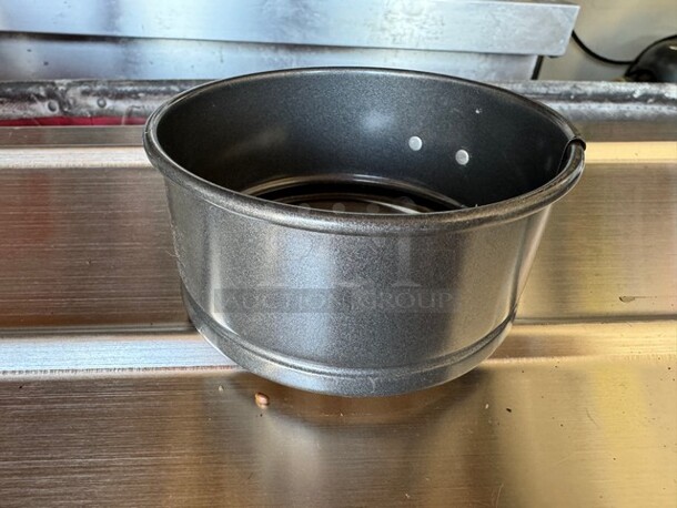Non-Stick Aluminized Steel Springform Pan BIDX9 - Image 2 of 4