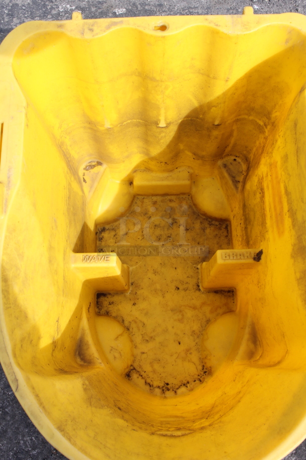 Rubbermaid Mop Bucket - Image 2 of 5