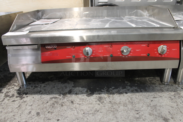 BRAND NEW SCRATCH AND DENT! Avantco 177EG30N Stainless Steel Commercial Countertop Electric Powered Flat Top Griddle w/ Thermostatic Controls. 208/240 Volts, 1 Phase.  - Image 5 of 7