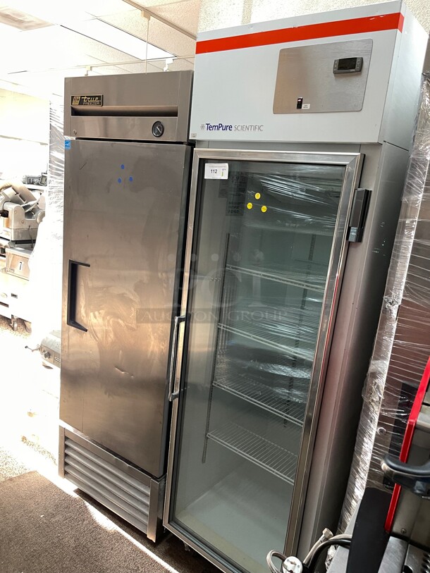 Working! Howard-McCray GR22 26 inch White Commercial Glass Door Refrigerated Merchandiser NSF 115 Volt Tested and Working!