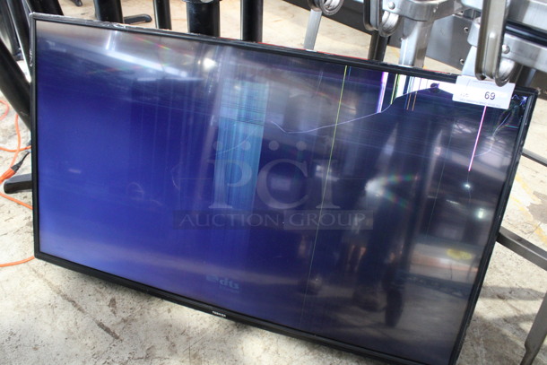 Toshiba Model 49LF421U19 49" Television. 120 Volts, 1 Phase. Buyer Must Pick Up - We Will Not Ship This Item. Tested and Powers On - See Pictures - Image 3 of 8