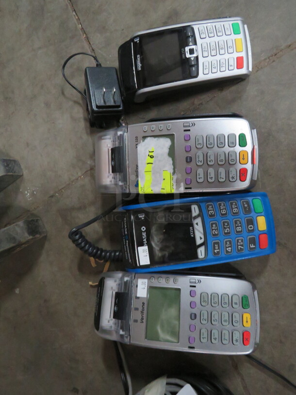 Assorted Credit Card Reader. 4XBID