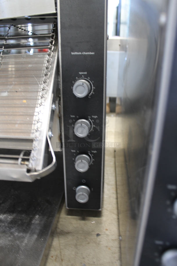 BRAND NEW SCRATCH AND DENT! Vollrath JT4 Stainless Steel Commercial Countertop Electric Powered Dual Conveyor Toaster with 1 1/2"-3" and 1 1/2" Openings. 240 Volts, 1 Phase.  - Image 4 of 5