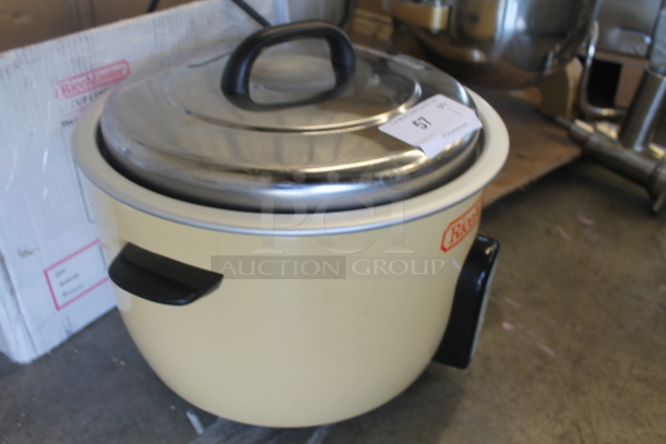 LIKE NEW! Ricemaster Town 57138 74 Cup (37 Cup Raw) Electric Rice Cooker / Warmer. 230 Volts, 1 Phase. Unit Has Only Been Used a Few Times! Tested and Working! - Image 2 of 7