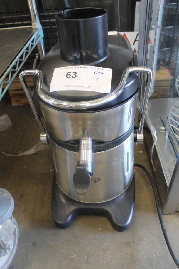 BRAND NEW! AvaMix 928JE700 Stainless Steel Commercial Countertop Continuous Feed Juice Extractor with Pulp Ejection. 120 Volts, 1 Phase. Tested and Working! - Image 1 of 5