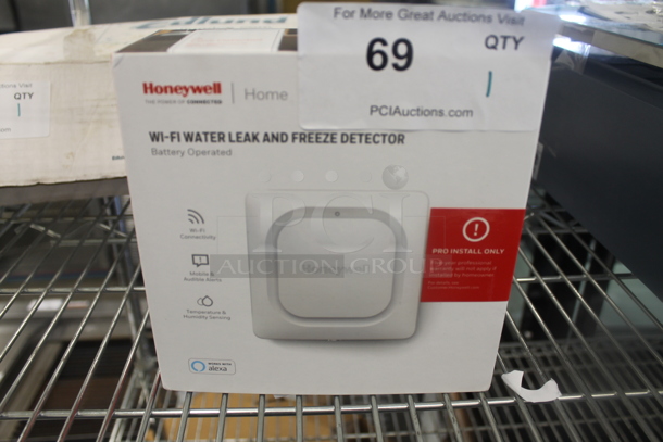 IN ORIGINAL BOX! Honeywell CHW3610W1001 Home Wi Fi Water Leak and Freeze Detector.  - Image 1 of 5