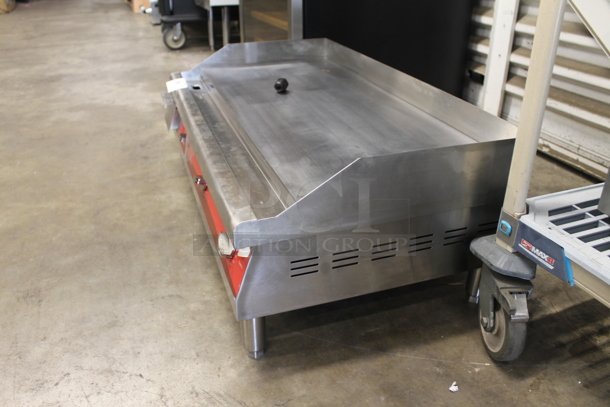BRAND NEW SCRATCH AND DENT! Avantco 177EG36N Commercial Stainless Steel Electric 36" Countertop Griddle On Galvanized Legs. 208/240V, 3 Phase. Tested And Working! - Image 8 of 9