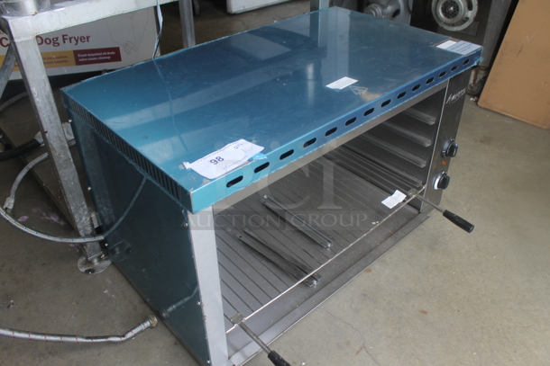 BRAND NEW SCRATCH AND DENT! Avantco 177CHSME32M Stainless Steel Commercial Electric Powered Cheese Melter. 208/240 Volts, 1 Phase. Tested and Working! - Image 2 of 6