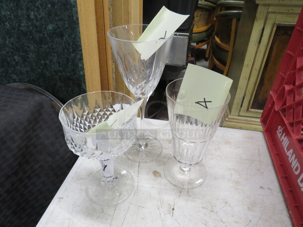 One Lot Of 10 Assorted Glasses. - Item #1096987