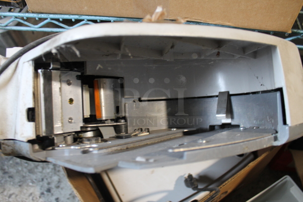 Hobart Quantum Metal Countertop Food Portioning Scale w/ Pieces. 120 Volts, 1 Phase. - Image 4 of 11