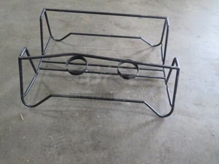 One Black Metal Chafer Holder.