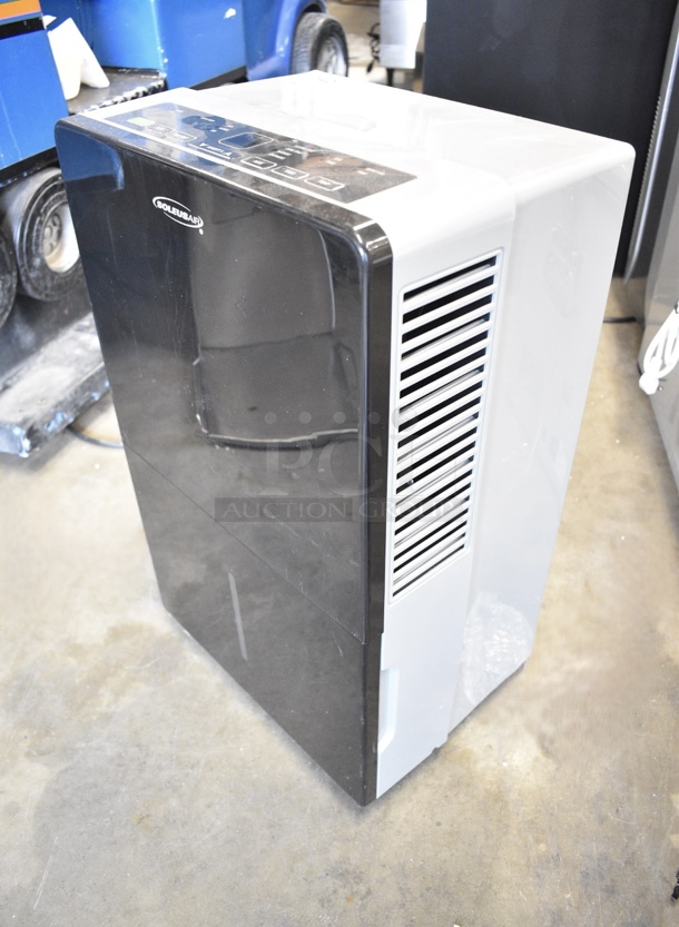 BRAND NEW SCRATCH AND DENT! SoleusAir HMT-D70EIP-A 70 Pint Dehumidifier with Pump. 115 Volts, 1 Phase. Tested and Working! - Image 3 of 5