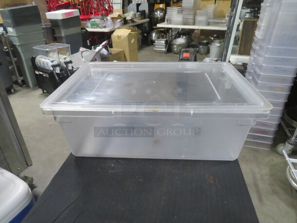 One Carlisle 12.5 Gallon Food Storage Container With Lid.