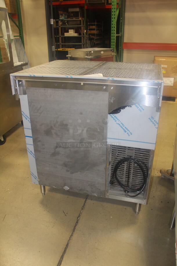 NEW! Perlick Model BBS36C Tobin Ellis Refrigerated Cocktail Station With 2 Drawers. 36x27.5x41.5. 115V/60Hz.  - Image 4 of 7