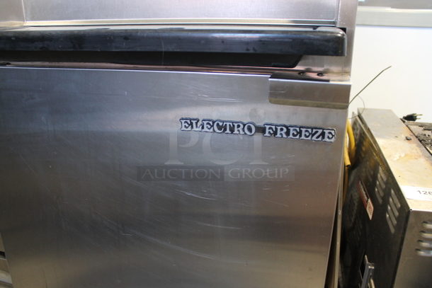 Electro Freeze 30TN-CAB-118 Stainless Steel Commercial Floor Style 2 Flavor w/ Twist Soft Serve Ice Cream Machine on Commercial Casters. 230 Volts, 3 Phase. - Image 3 of 8