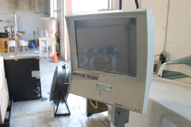 Mettler Toledo 0647 Solo Max Commercial Floor Style Scale on Commercial Casters. 208-230 Volts, 1 Phase.  - Image 8 of 11