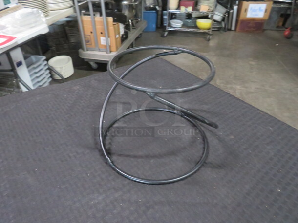 Metal Pizza Stand. 5XBID - Image 1 of 1